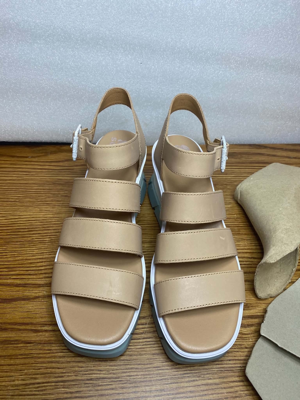 Sorel Women's Joanie III Ankle Strap Wedge Size 8.5 Tan Leather Strappy Sandals